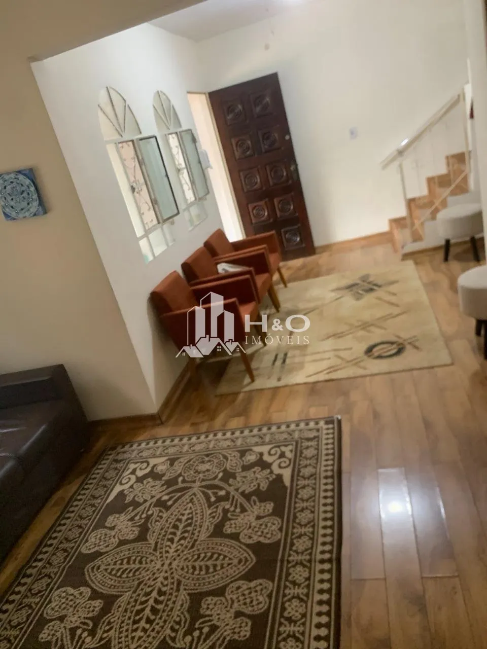 Imagem Sobrado à venda no bairro Jacuí com 100m², 3 dormitórios, quintal e 4 vagas de garagem