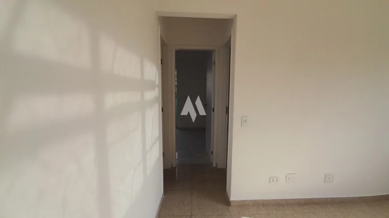Imagem Apartamento 2 Dormitórios à Venda em Avenida Principal - 75m² com Suíte e Garagem