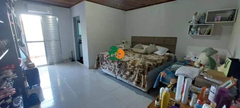Imagem Casa para Venda em São Roque, Jardim Mosteiro, 2 dormitórios, 1 suíte, 1 banheiro, 2 vagas