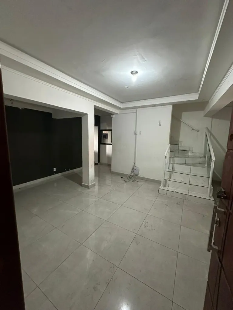 Imagem Sobrado de 3 quartos e 1 suíte na Vila Eldízia, Santo André-SP: 180m², 2 banheiros e 1 vaga de garagem!