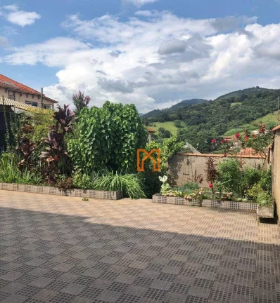 Imagem Casa com 5 dormitórios à venda, 296 m² por R$ 1.600.000,00 - Centro - Brazópolis/MG