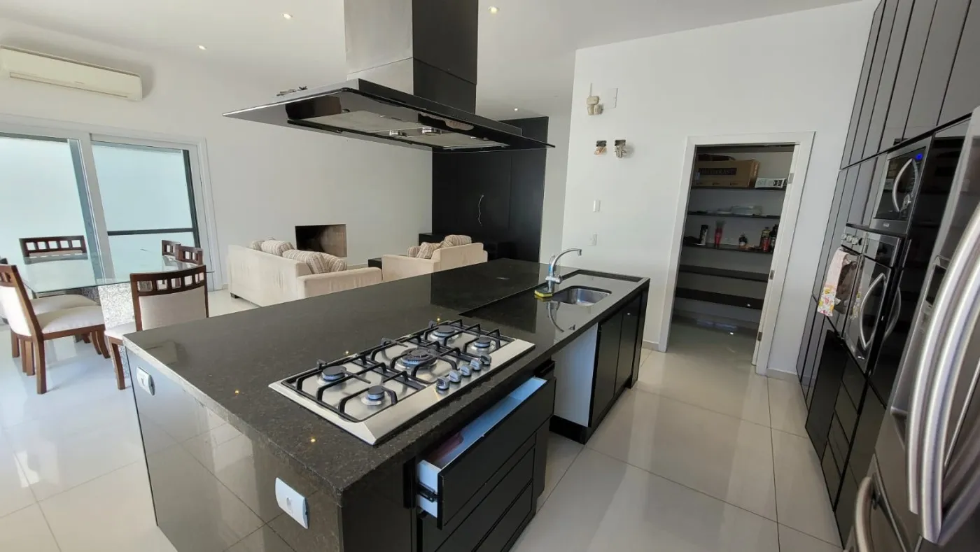 Imagem Casa para Venda em Itanhaém, Vila São Paulo, 4 dormitórios, 4 suítes, 2 banheiros, 3 vagas