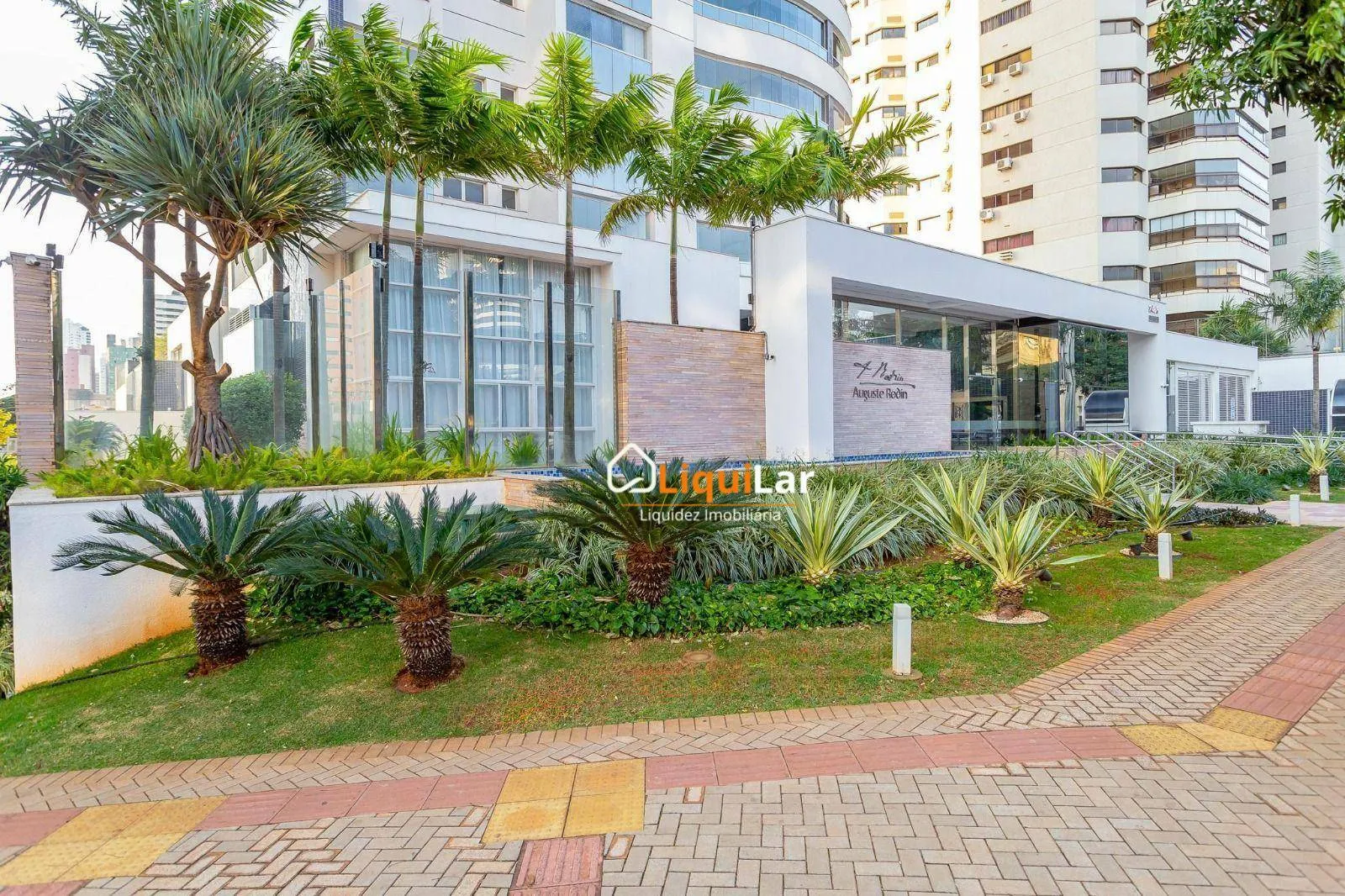 Imagem Apartamento à Venda no Edifício August Rodin com 221,14 m², 3 Suítes, Escritório e 3 Vagas em Frente à Praça Belmar Fidalgo