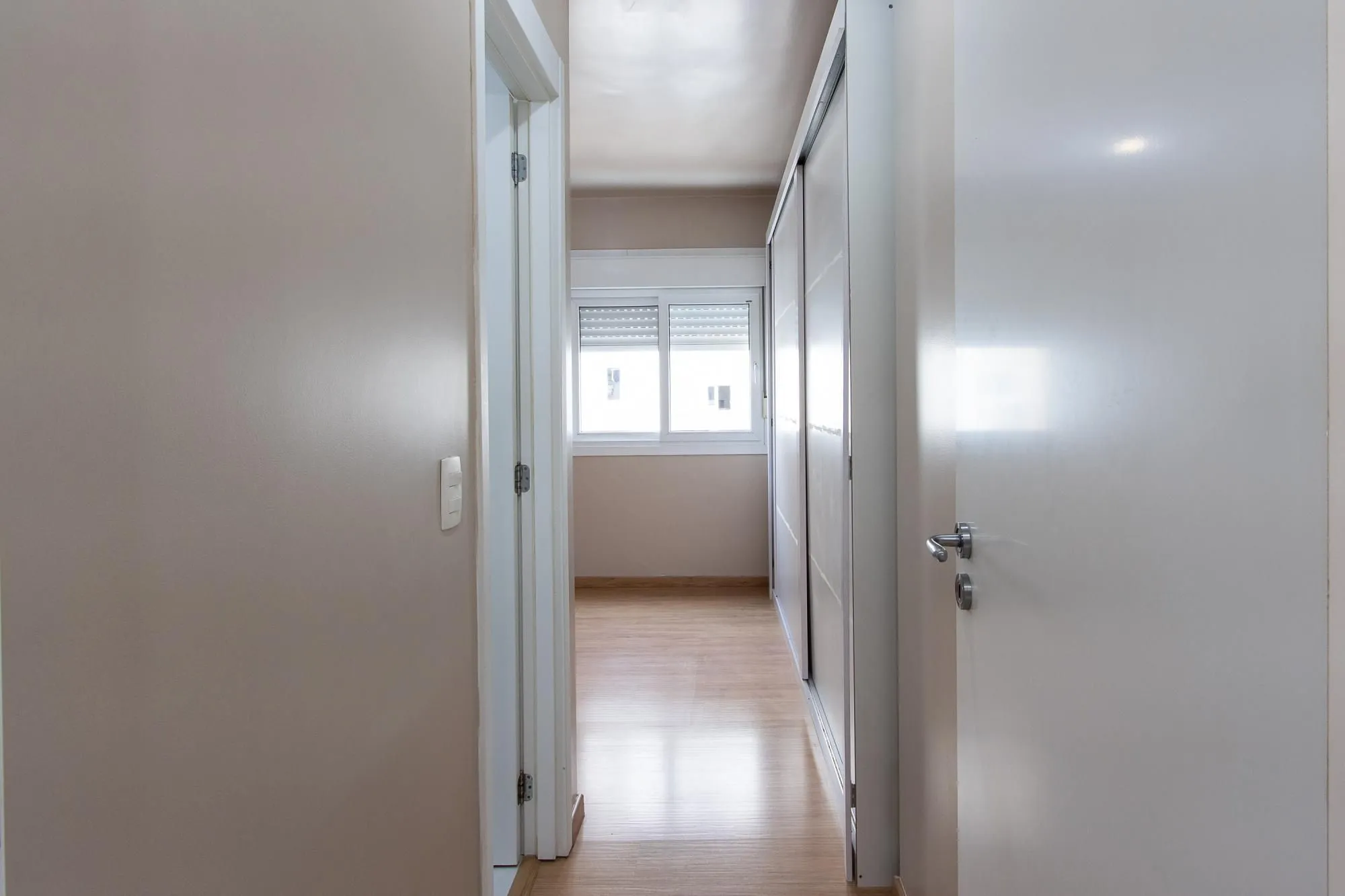 Imagem Apartamento de 2 dormitórios com suíte, churrasqueira e infraestrutura completa na Zona Sul de Porto Alegre.