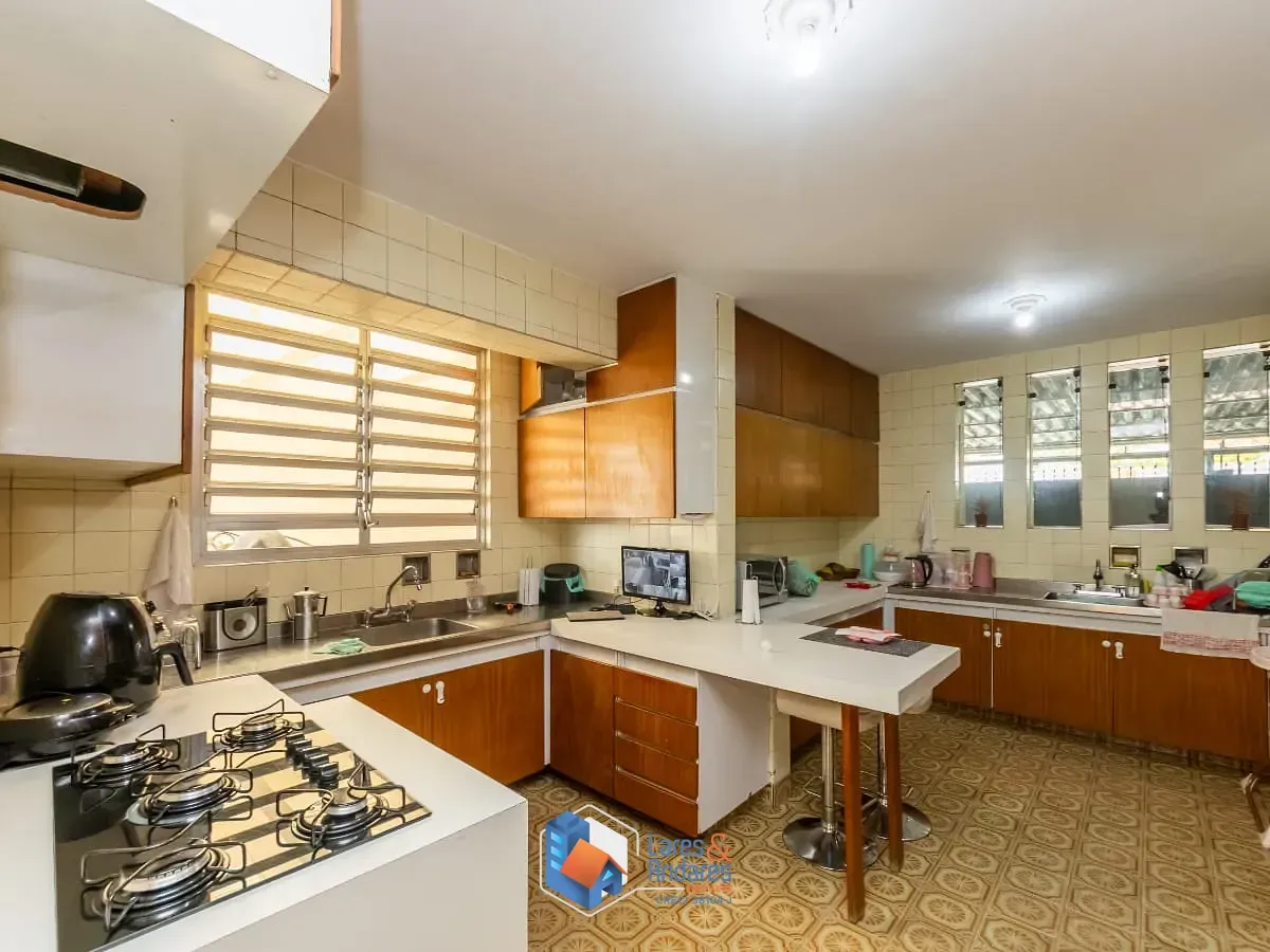 Imagem Casa para venda em Pacaembu com 3 quartos, 379m²