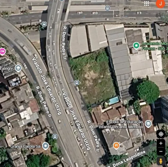 Imagem 4 Terrenos residencial ou comercial, com tapume na frente, desinpedido sem muros intermediários total de 1.126,81 m²