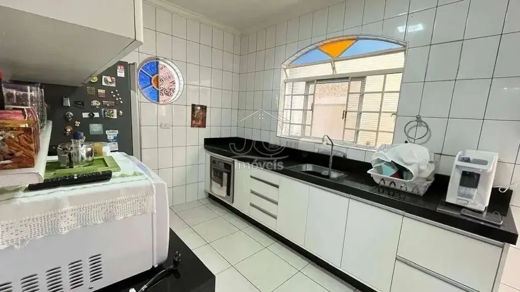 Imagem Casa com 3 dormitórios e amplo terreno na Vila Santana em Valinhos!