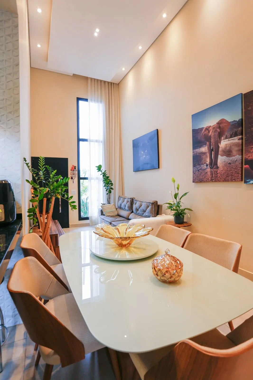 Imagem Casa em condomínio de luxo em Sorocaba-SP, Jardim Villagio Milano: 3 quartos, 3 suítes, 1 sala, 4 banheiros, 2 vagas, 132m². Venha conferir!
