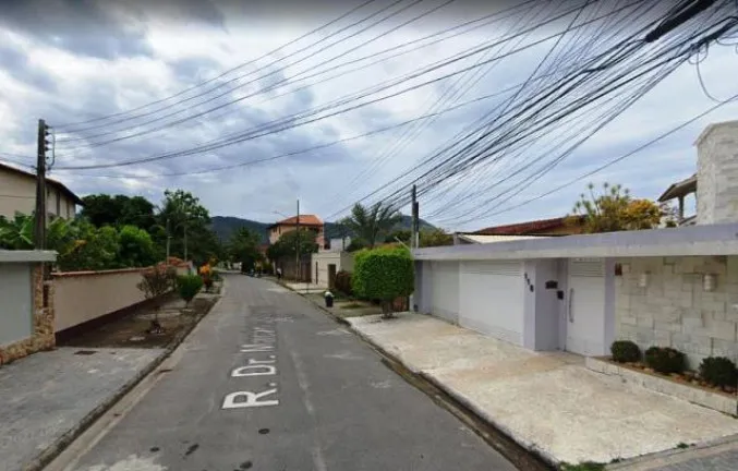 Casa com 3 Quartos à Venda, 308 m² em Itaipu - Niterói