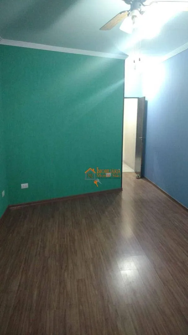 Imagem Sobrado com 3 dormitórios à venda, 203 m² por R$ 700.000,00 - Jardim São João - Guarulhos/SP