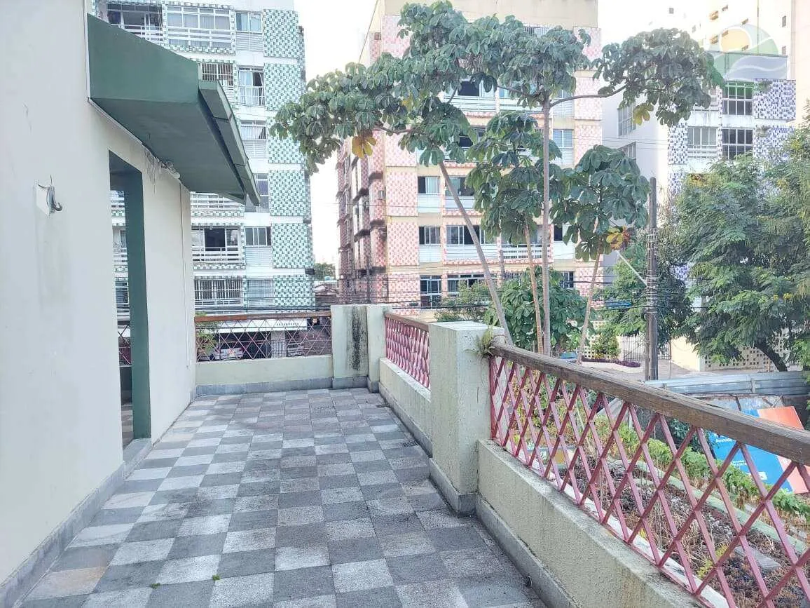 Imagem Vendo Casa duplex com 327m2 de área útil , Rua Conde de Irajá, Torre, Recife.