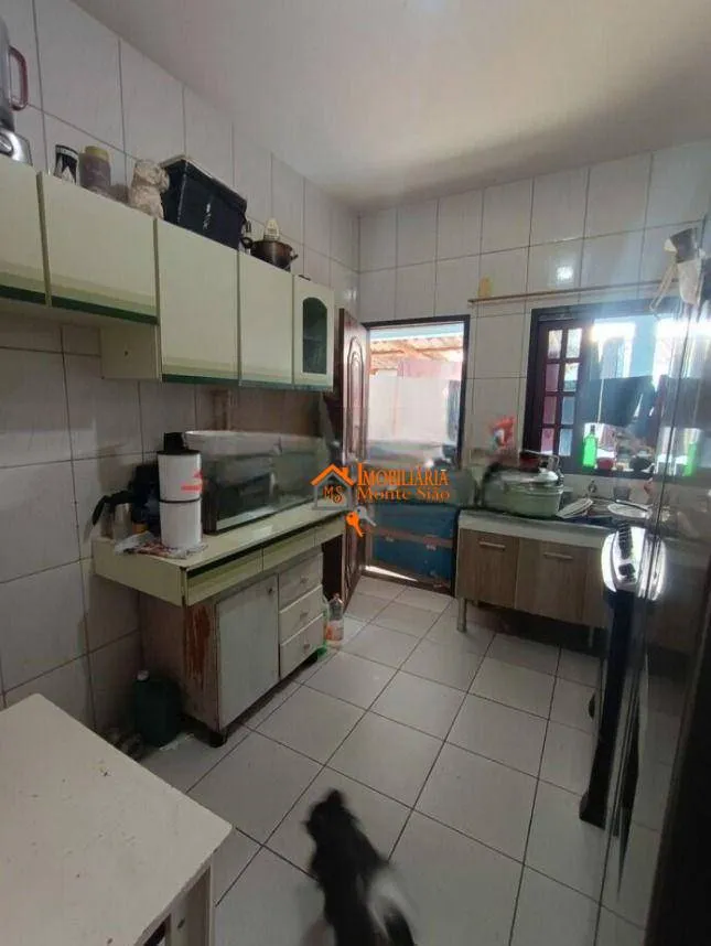 Imagem Sobrado com 4 dormitórios à venda, 250 m² por R$ 690.000,00 - Parque Santos Dumont - Guarulhos/SP