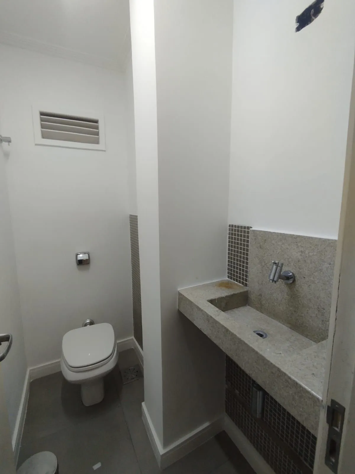 Imagem Apartamento com 3 dormitórios e vaga de garagem na João Pessoa - conforto e praticidade no coração de Porto Alegre!