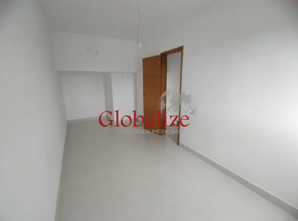 Imagem Sobrado com 2 dormitórios, sendo 1 suíte no bairro do Estuário em Santos por R$515.000,00