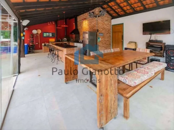 Imagem Casa Rústica, linda, Térrea c/ piscina e gourmet!