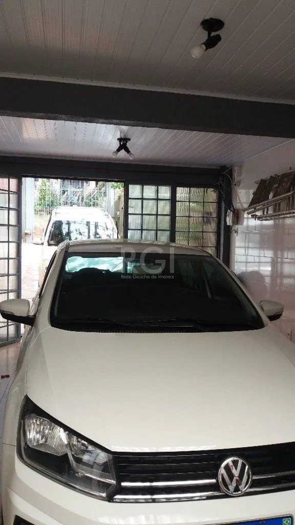 Imagem Casa para Venda - 228m², 3 dormitórios, 3 vagas - Teresópolis