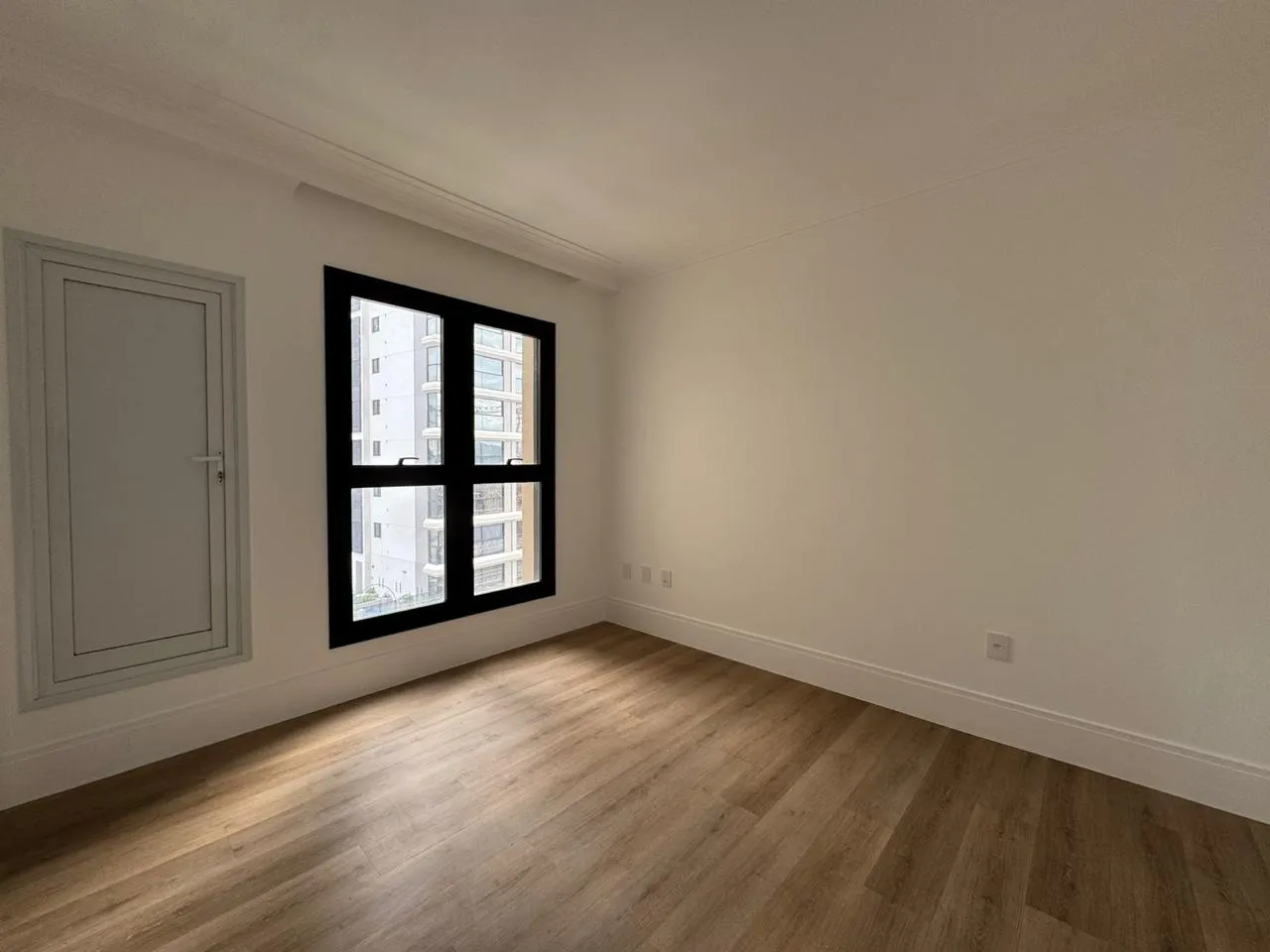 Imagem Apartamento com vista para o mar à venda com 210m2 por R$ 4.400.000,00
