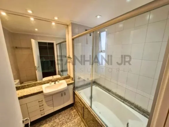 Imagem Aluguel de Apartamento em Moema, São Paulo - 4 quartos, 2 suítes, varanda gourmet, 4 banheiros, 3 vagas de garagem, 181m².