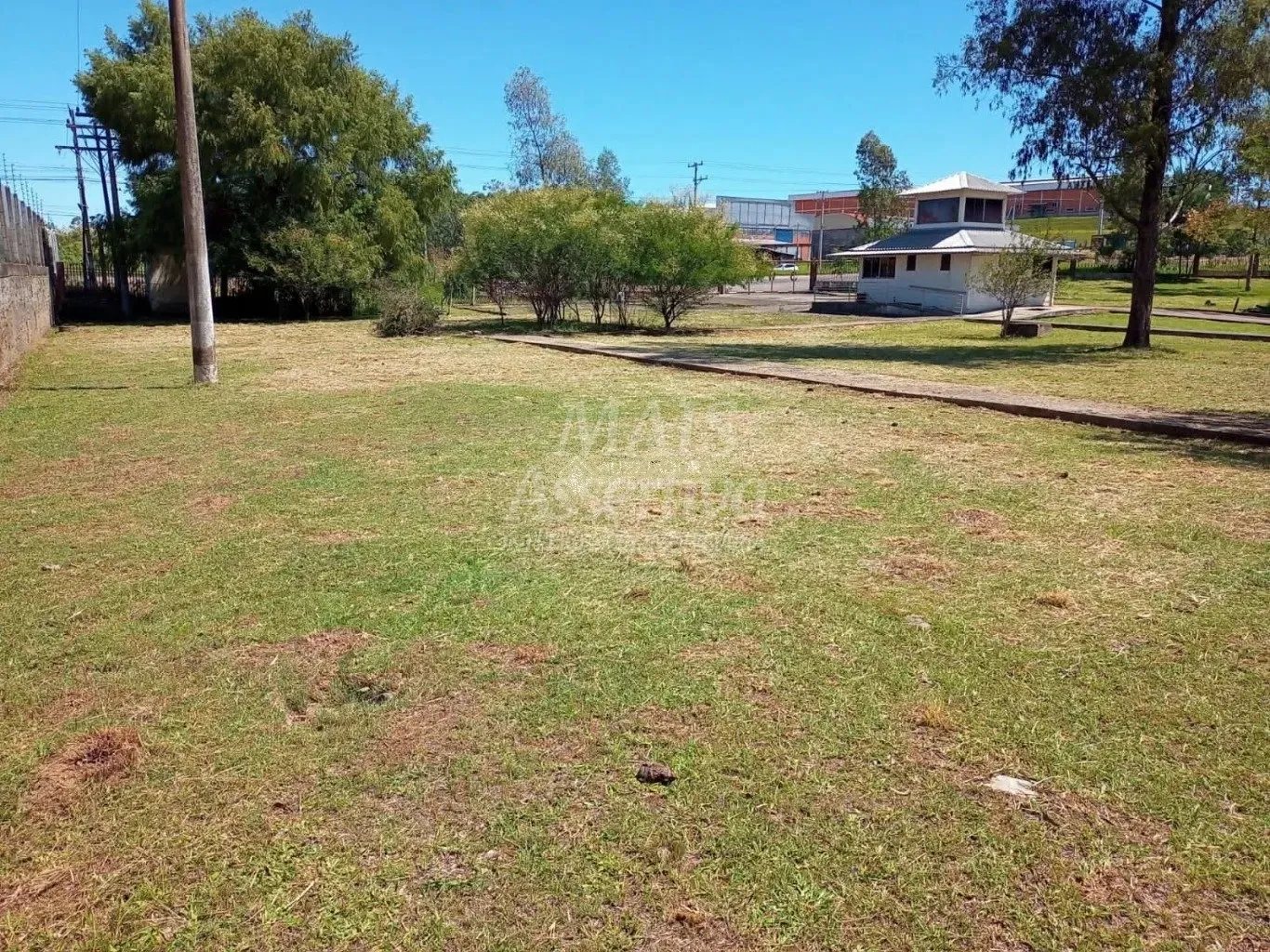 Imagem Complexo Industrial para venda na Av. Parobé com 8 prédios comercias