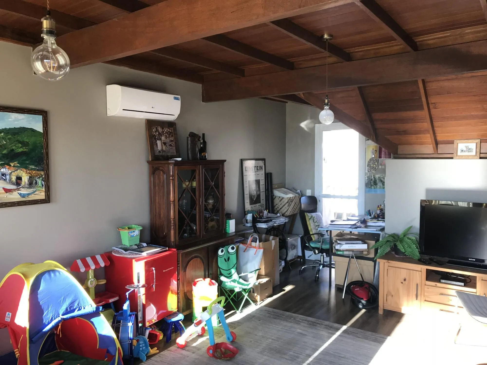 Imagem Casa Condominio para Venda - 230.51m², 4 dormitórios, sendo 1 suites, 3 vagas - Pedra Redonda