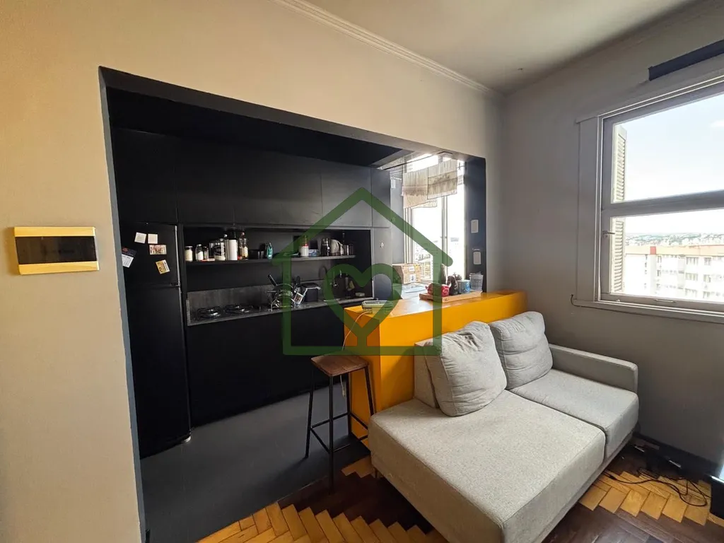 Imagem Vendo apartamento totalmente mobiliado e equipado, na Praça Conde esquina Duque de Caxias, a poucos...