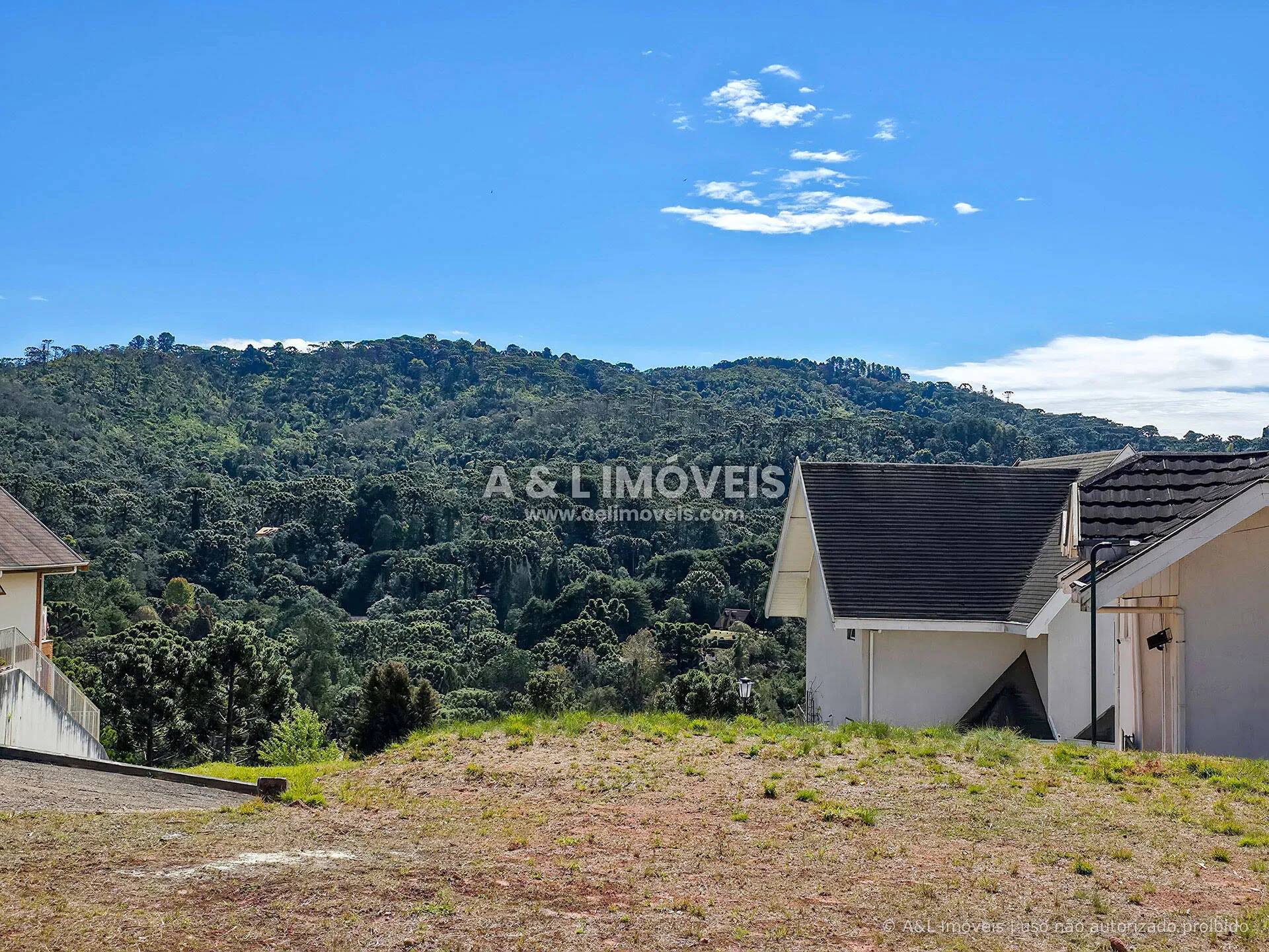 Imagem Terreno à venda em Campos do Jordão | 325,45 m² | Villagio D'Imbiry