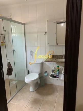 Imagem Sobrado com 7 dormitórios sendo 5 suítes e piscina, pertinho do mar