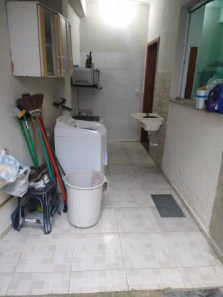 Imagem Excelente apartamento com área privativa em formato de 'U" com árvores.....