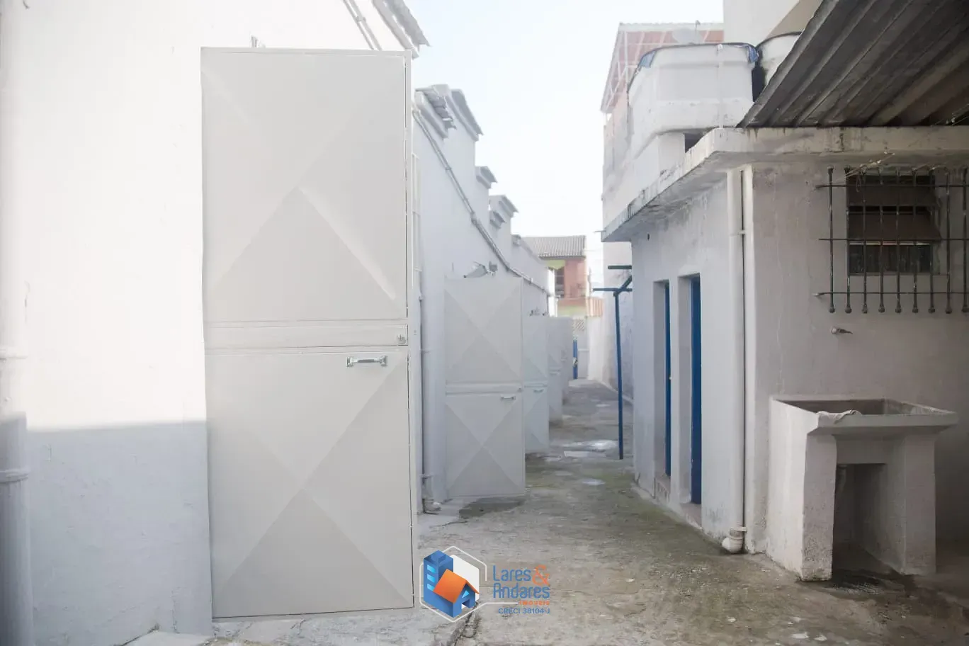 Foto do imóvel 07 Kitnets à venda cada uma com 20m² com quarto cozinha e banheiro, água e luz individualizado - Oportunidade de investimento - Vila Eleonor em Rua Paranhos Pederneiras