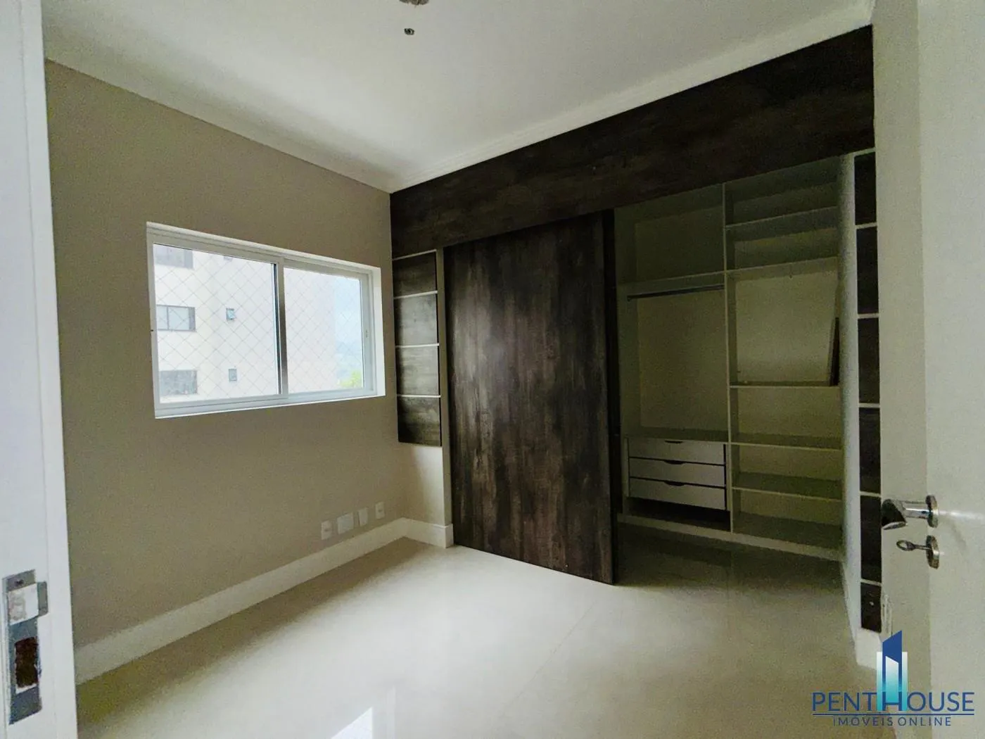 Imagem Apartamento Zona Central para Venda em Balneário Camboriú, BARRA SUL, 3 dormitórios, 1 suíte, 3 banheiros, 2 vagas