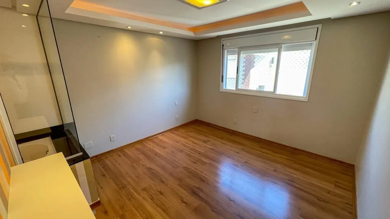 Imagem Casa em Condomínio 4 Dormitórios com Suíte no Lindoia - Porto Alegre