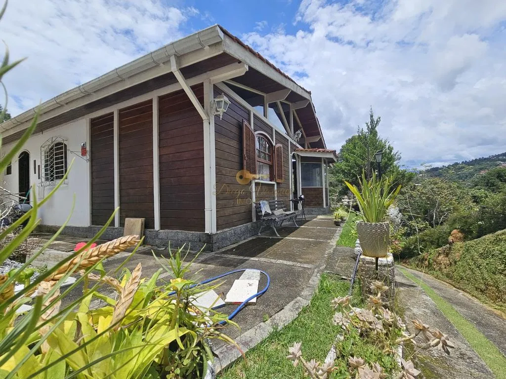 Imagem Casa em Condomínio para Venda em Teresópolis / RJ no bairro Green Valley