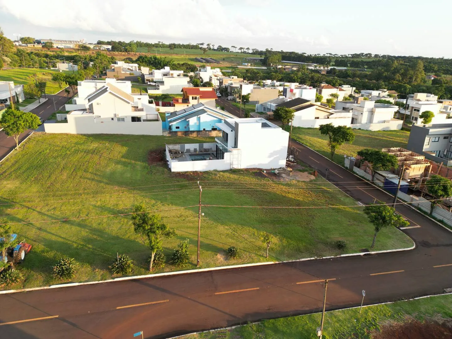 Imagem Terreno à venda em Condomínio, Bairro Cascavel Velho em Cascavel: Churrasqueira, Playground, Portaria 24h - Venda