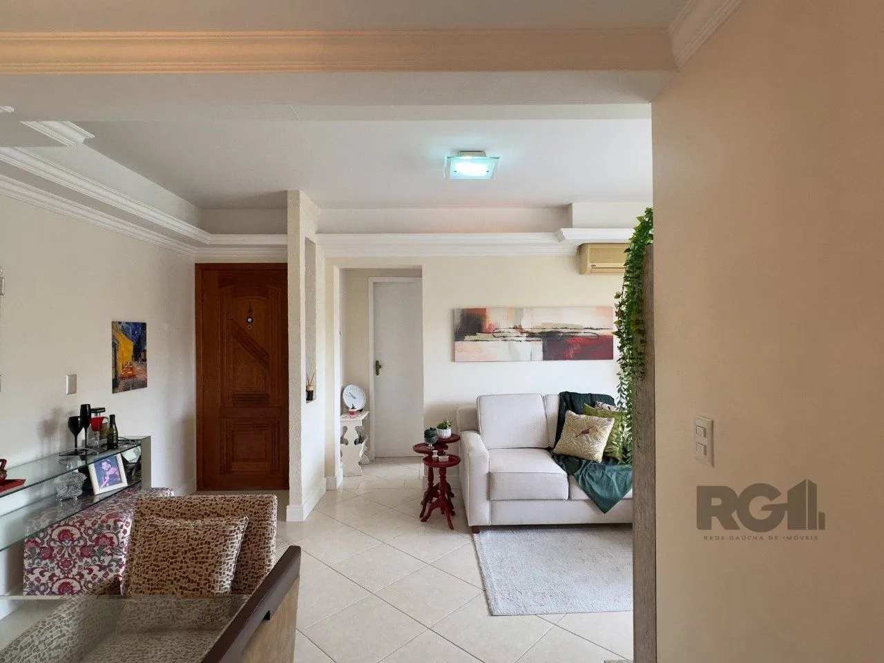 Imagem APARTAMENTO 2 DORMITÓRIOS, DE FRENTE, COM VAGA DE GARAGEM NO JARDIM BOTÂNICO