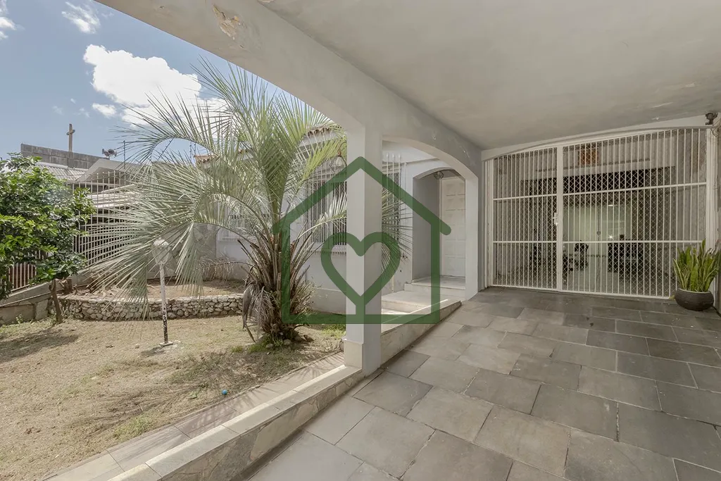 Imagem Casa ampla, no bairro Jardim Itu Sabará, com 3 dormitórios, possibilidade de 2 súites, sala de es...
