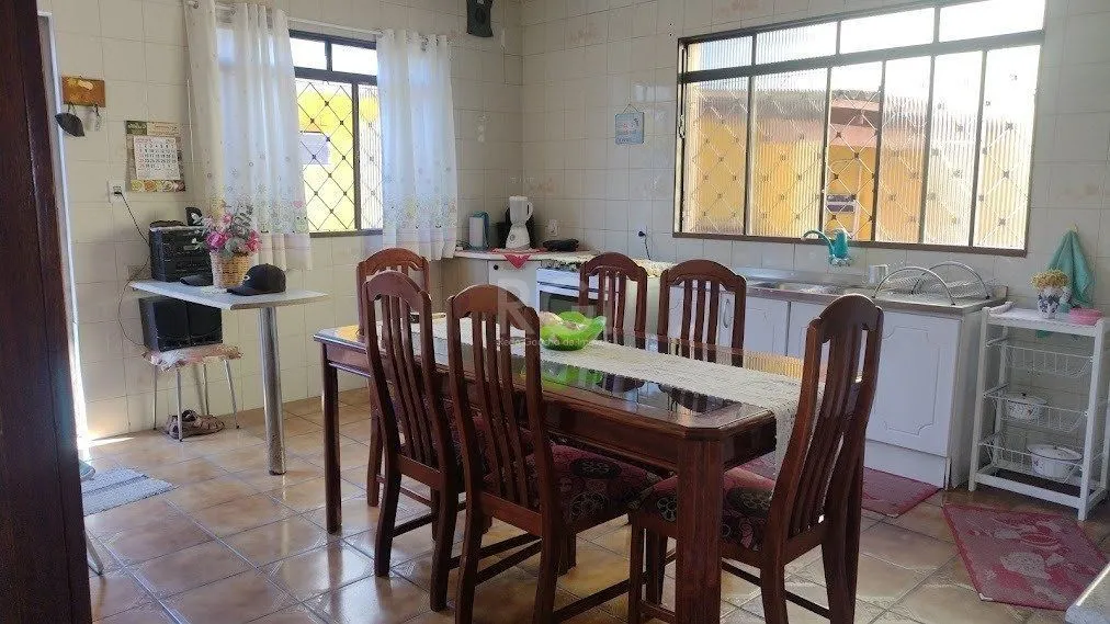 Imagem Casa 3 Quartos, 3 vagas de garagem, Bairro Cavalhada, Porto Alegre-RS.