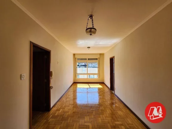 Imagem Morano vende próximo Hospital de Clinicas, 3 dormitórios com vaga.