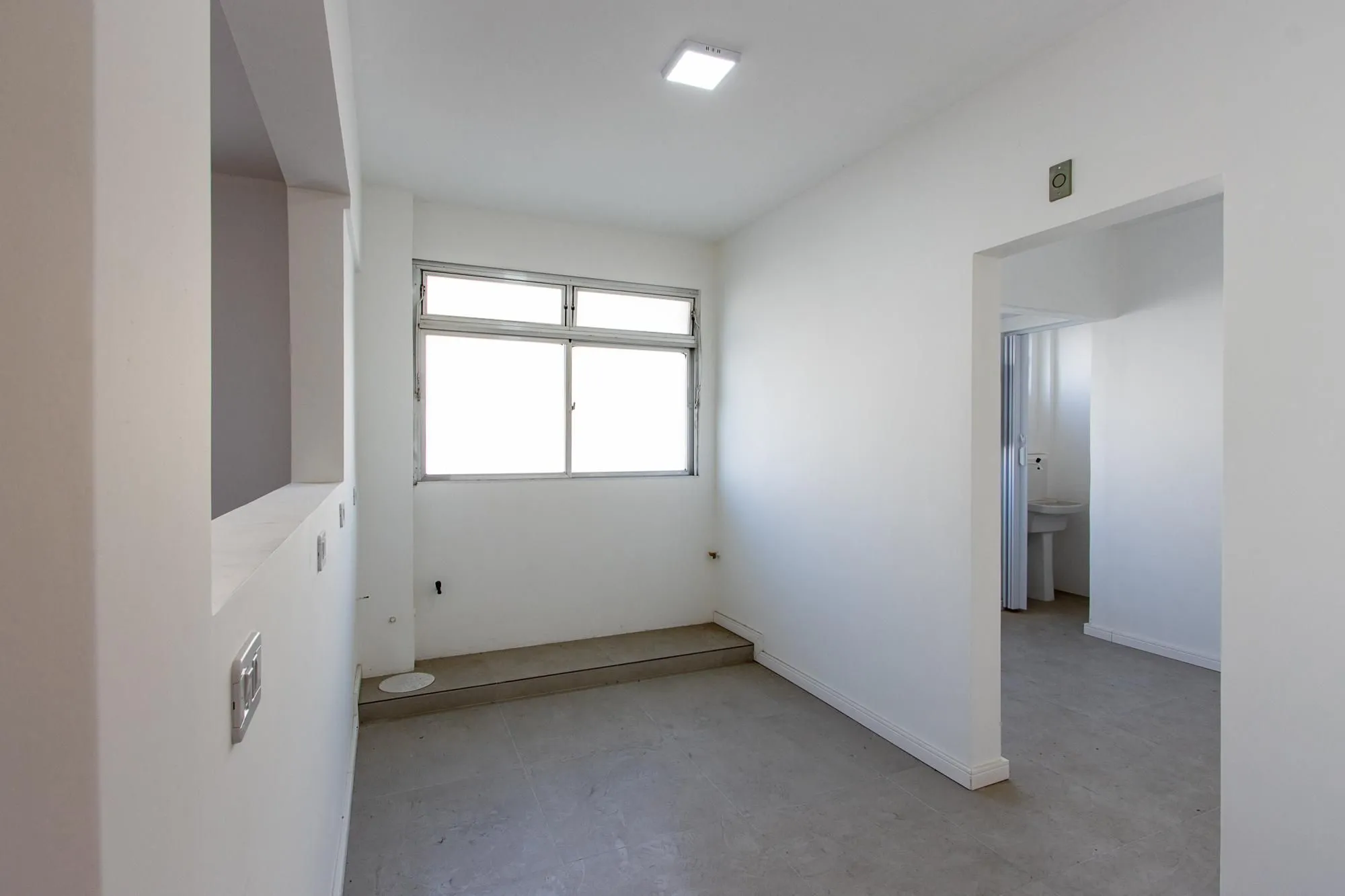Imagem Apartamento no Menino Deus com 2 dormitórios e garagem
