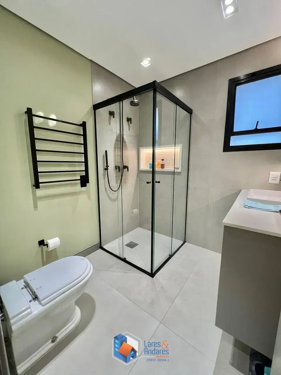 Imagem Apartamento para venda em Parque São Domingos com 3 quartos, sendo 1 suíte, 174m²
