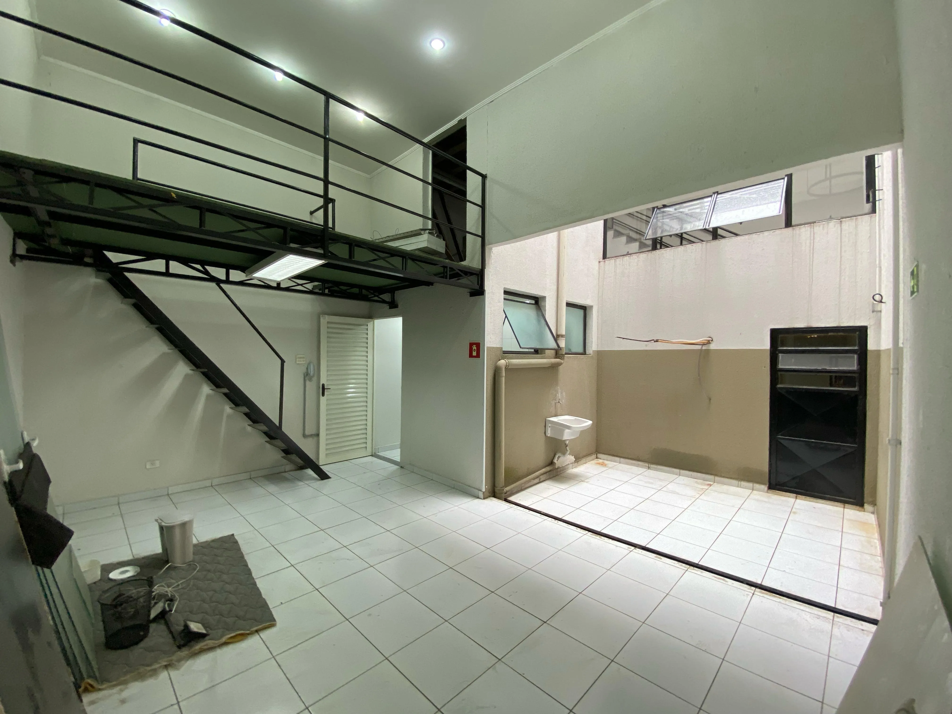 Imagem Oportunidade, Compra ou Locação de Prédio Comercial na Av. São Paulo à 3min. do Centro