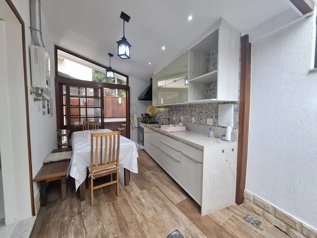 Imagem Casa em Condomínio para Venda em Teresópolis / RJ no bairro Green Valley