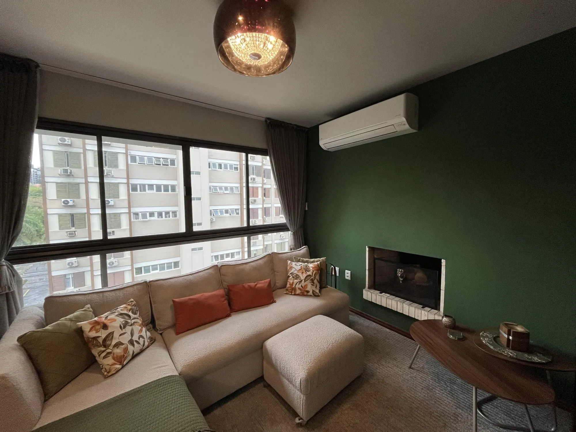 Imagem Apartamento de 2 quartos, suíte, churrasqueira, lareira e garagem Bela Vista POA