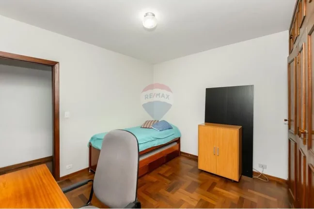 Imagem Casa Térrea bem localizada no jardim prudência com 3 Dormitórios sendo 1 Suíte, 3 Vagas Garagem.