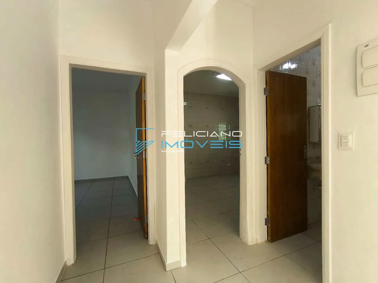 Imagem Casa com 2 quartos, Flórida, Praia Grande - R$ 650 mil, Cod: 7476