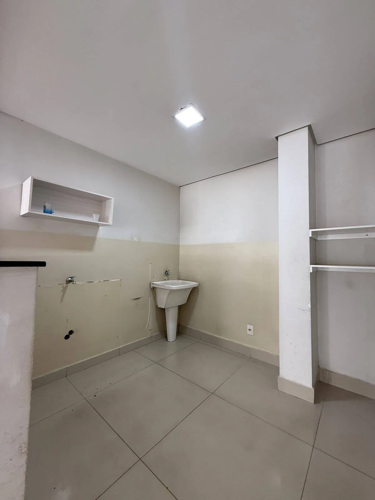 Imagem SALA COMERCIAL À VENDA OU LOCAÇÃO ED. COPA EXECUTIVO CENTER POÇÃO