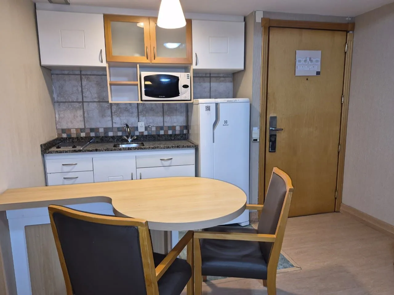 Imagem Apartamento mobiliado com renda garantida - Excelente oportunidade para investidor em Porto Alegre