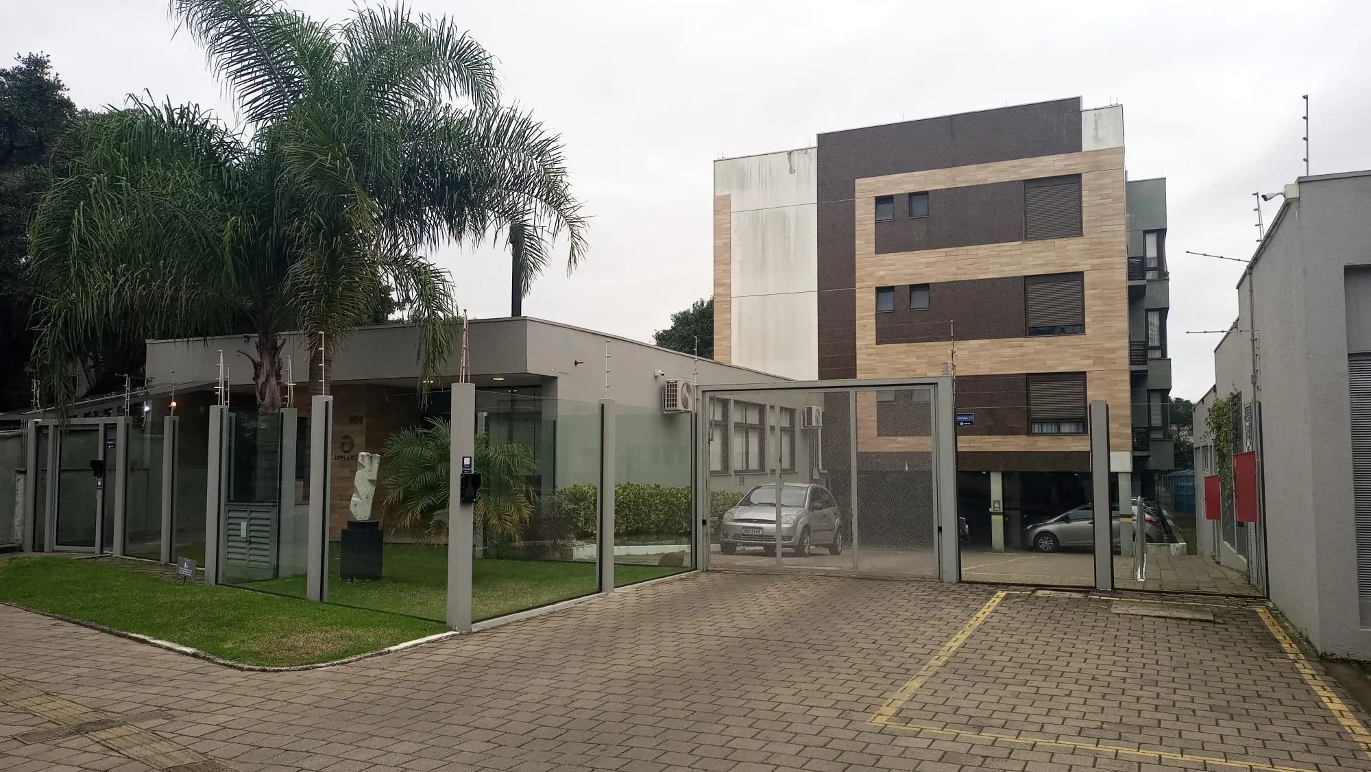 Imagem Apartamento com 3 dormitórios e 2 vagas, no bairro Ipanema