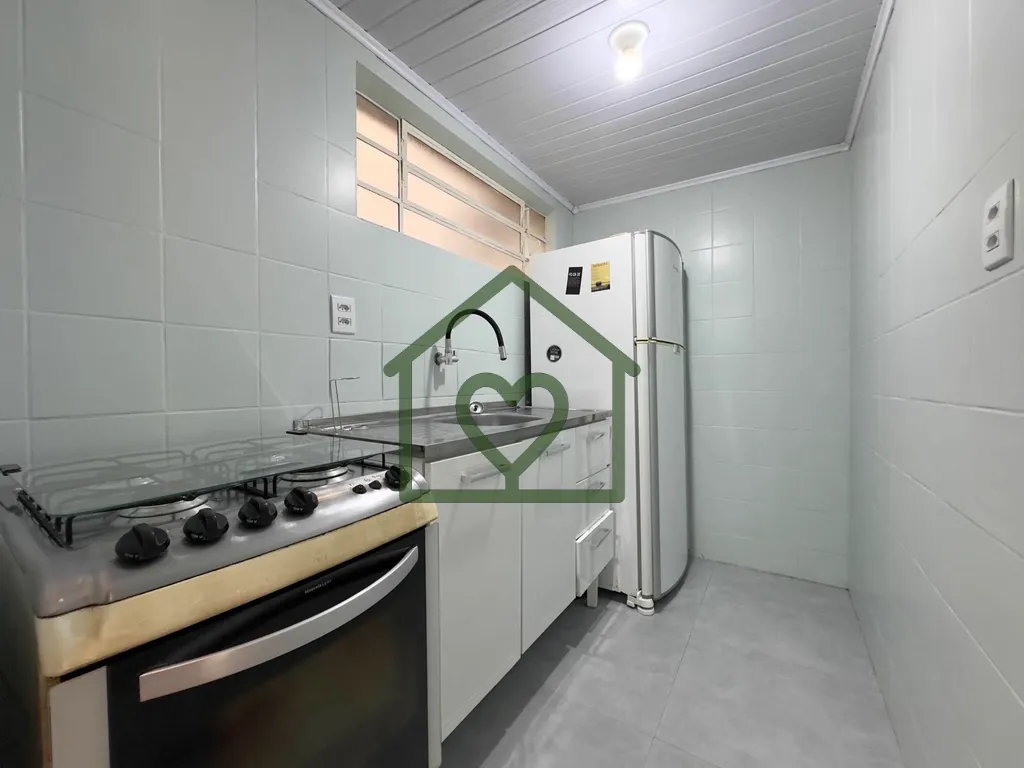 Imagem Apartamento 1 dormitório, com sacada, semi mobiliado, living 2 ambientes, cozinha e 1 banheiro soci...