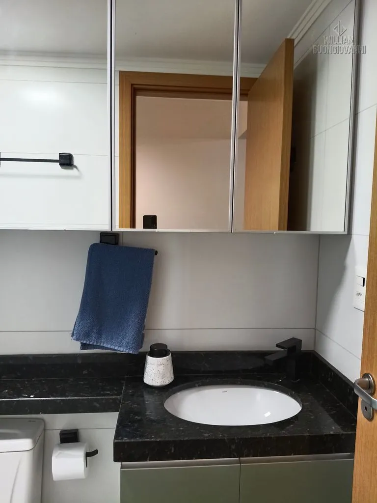 Imagem Viva de Frente para o Mar em um Apartamento Completo