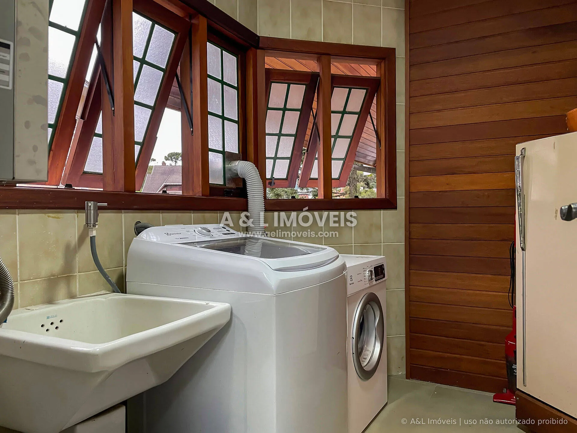 Imagem Cobertura Duplex em Capivari - Lareira, Mezanino e 200 m²